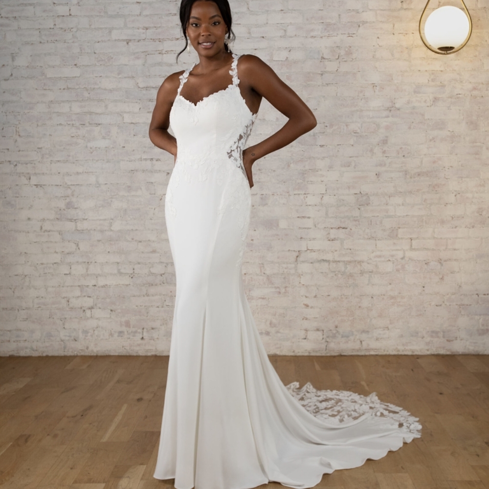 White Lace Backless Wedding Dress